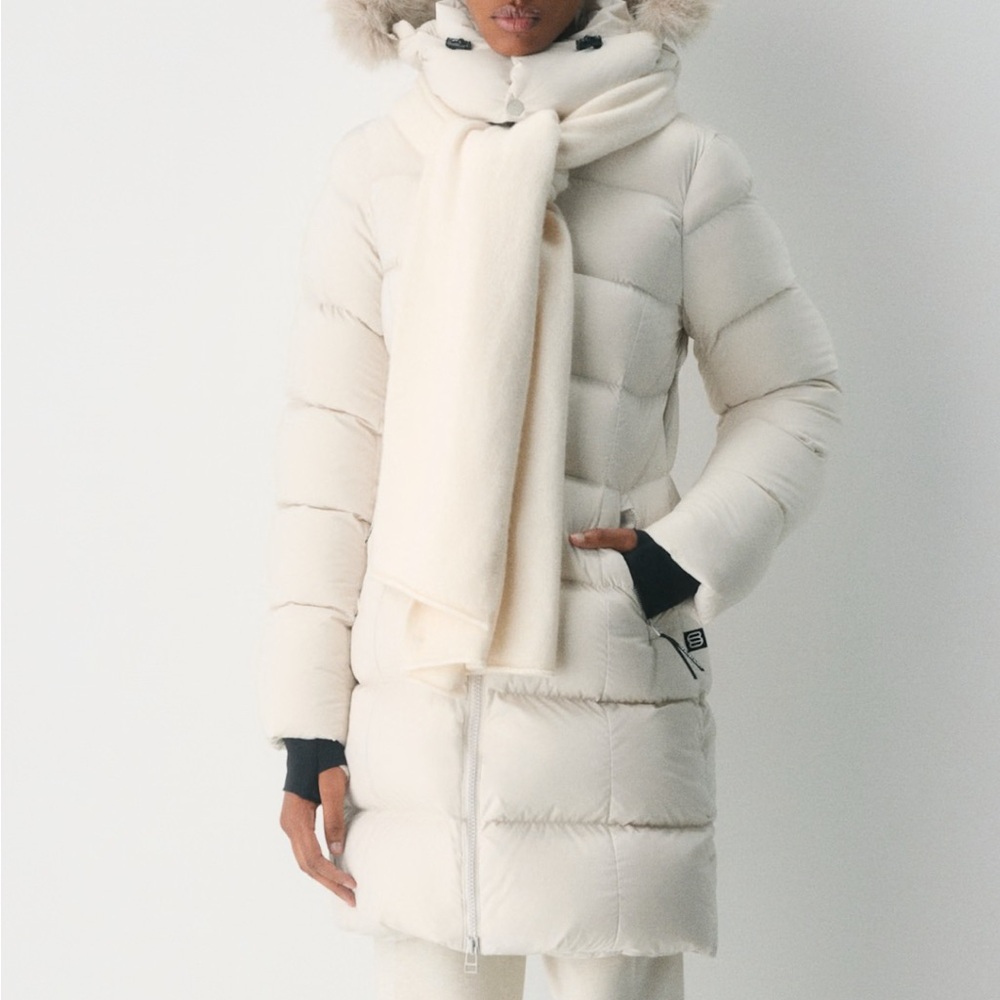 ARITZIA the super snug puff in Mid